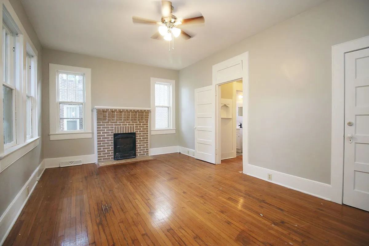 Building Photo - 1307 Maple St