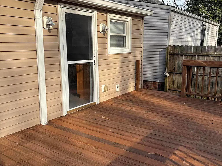 604 Winkler Ave — Photo 5