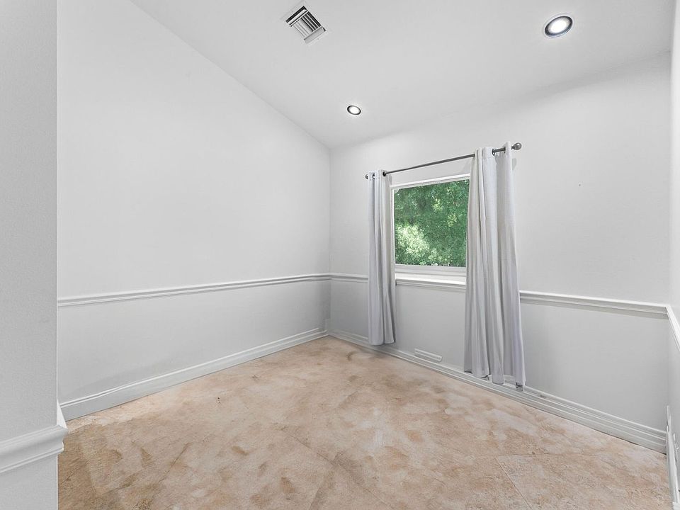 1st image of 129 Spruce St #0