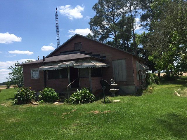 2nd image of 3350 Nine Hole Rd