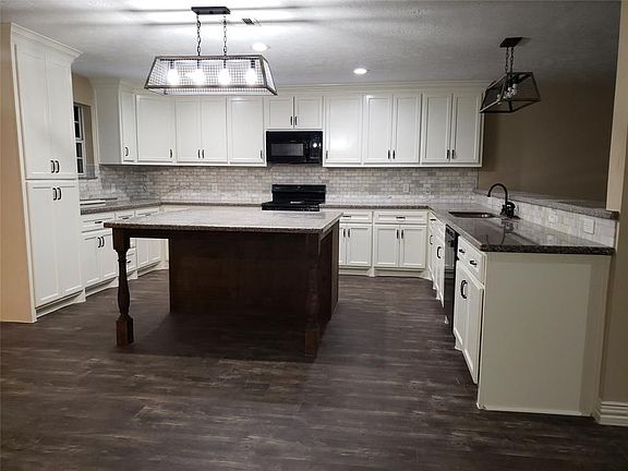 5th image of 13358 Indianapolis St