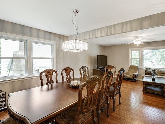 2nd image of 28 Wedgewood Dr