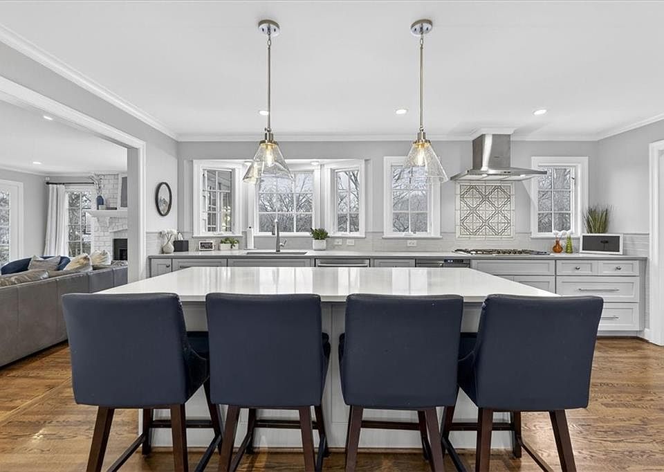 1st image of 9815 Belinder Rd