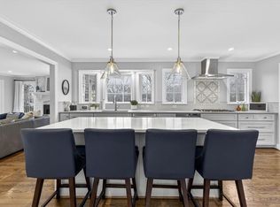 9815 Belinder Rd, Leawood, KS 66206