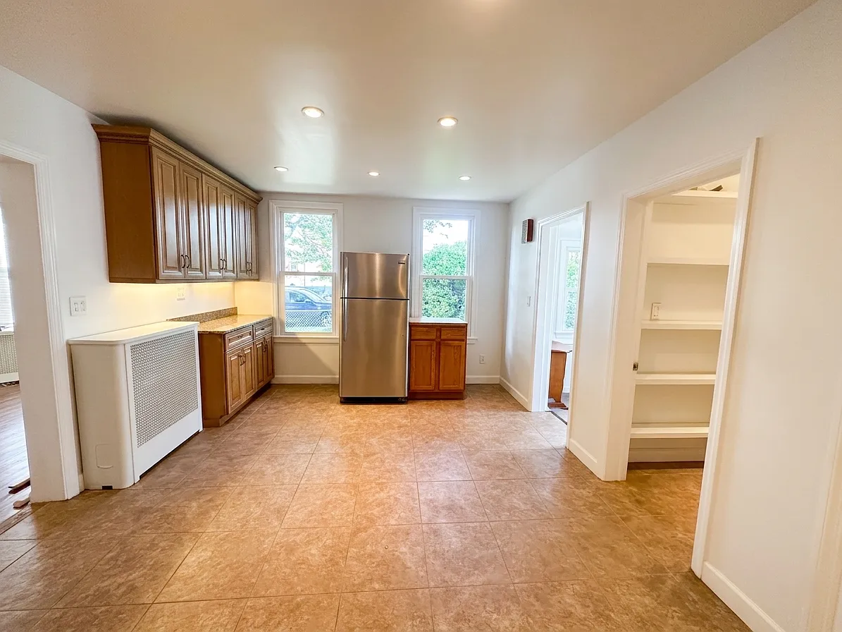 3 bed, 2000 sqft, $4,800 — Photo 4