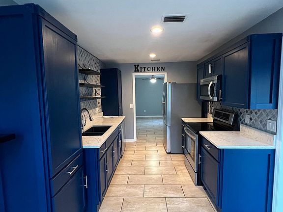 5th image of 7525 NW 38th Pl