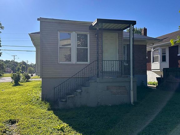 3rd image of 300 S 39th St