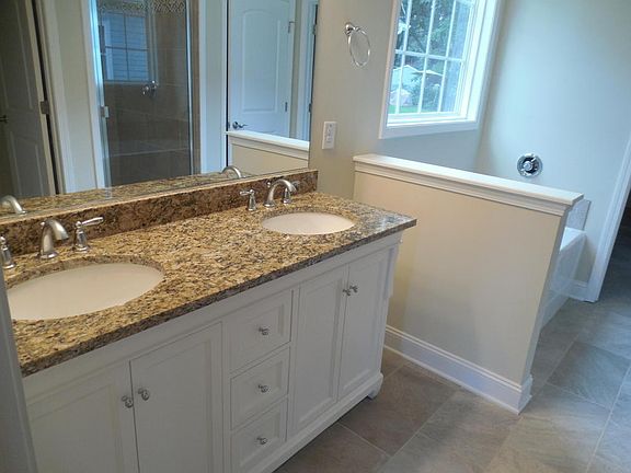 4th image of 1555 Keswick Dr