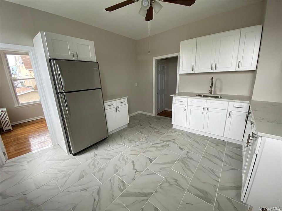 1st image of 232 N 6th Ave Floor 3