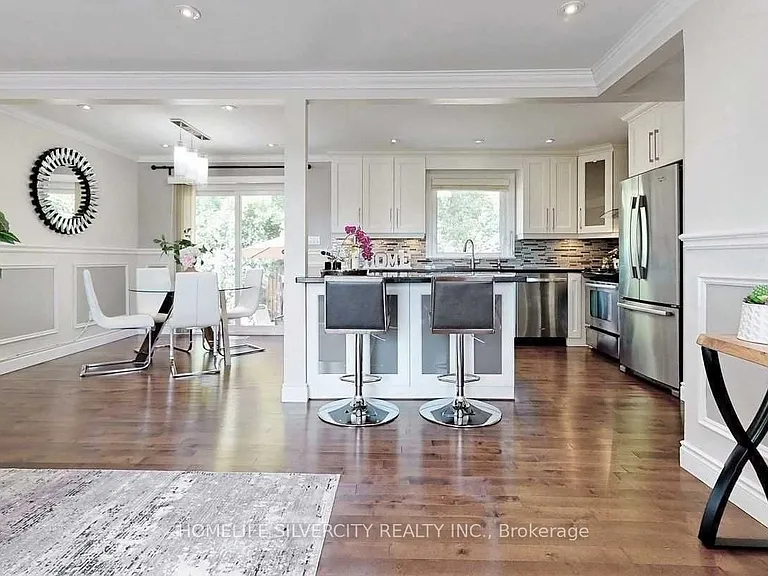 256 Weighton Dr — Photo 4