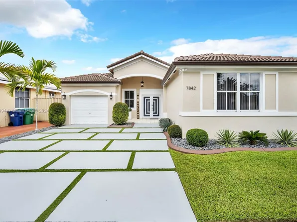 7842 NW 197th St, Hialeah, FL 33015