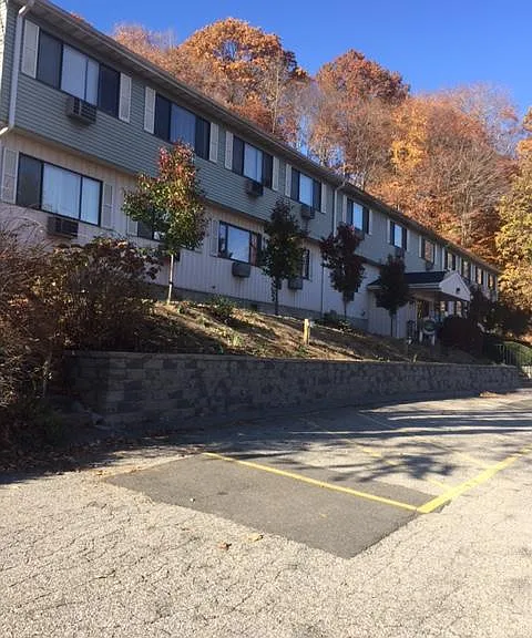 210 Cedar St #17 — Photo 1