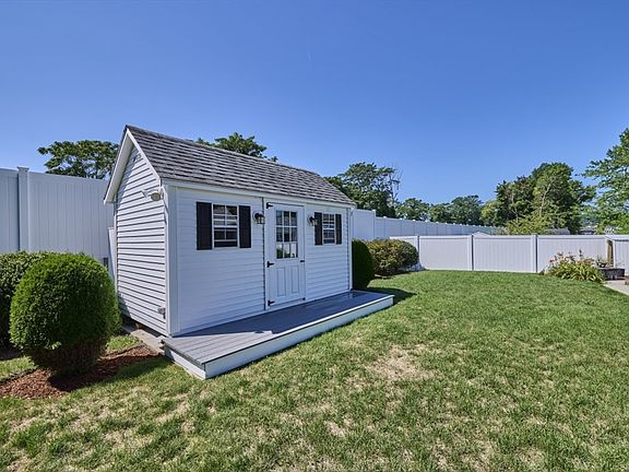 4th image of 315 Channing Rd