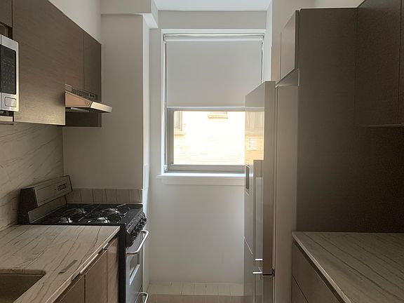 4th image of 400 E 57th St APT 16A