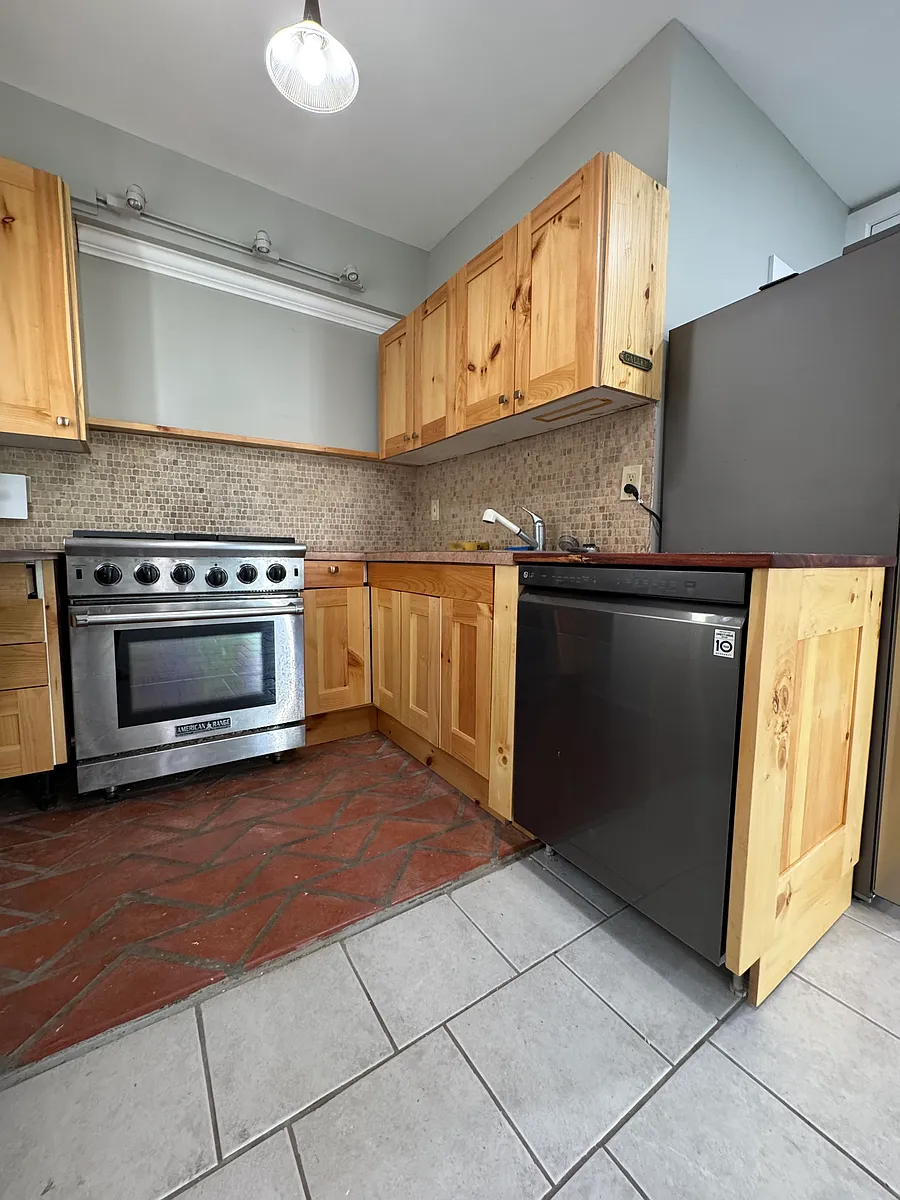 Building Photo - 143 E Eagle Rd #REAR