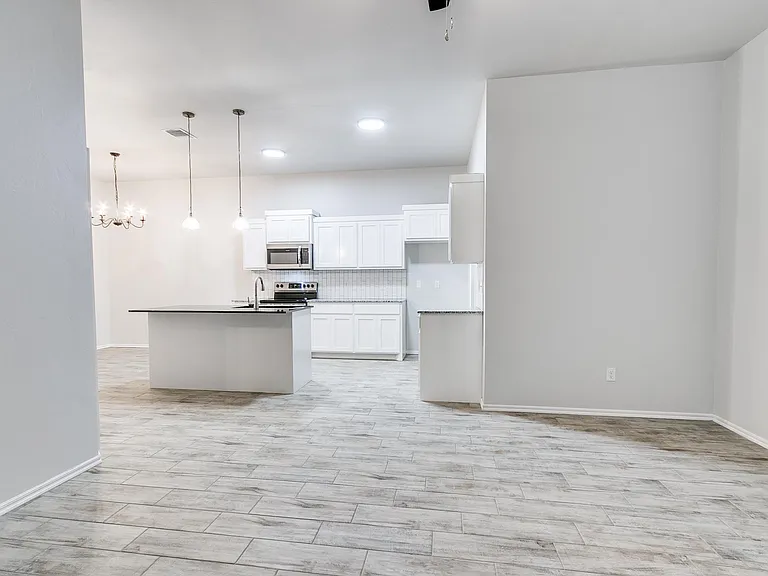 930 Chase Ln — Photo 6