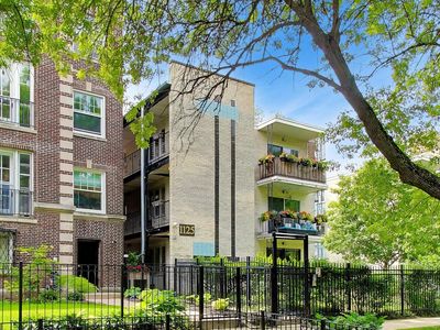 1125 W Lunt Ave APT 203, Chicago, IL, 60626