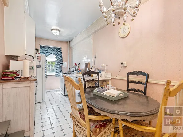 550 Grand Street J2F image 3 of 16