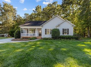 821 Carowood Dr, Asheboro, NC 27205