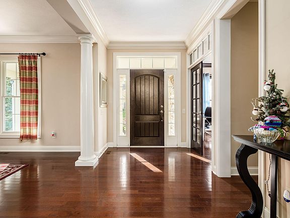 4th image of 6622 Raynor Ct