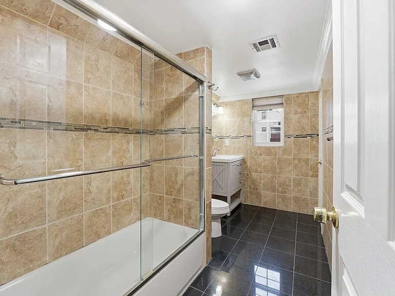 168 New York Ave #2 — Photo 9