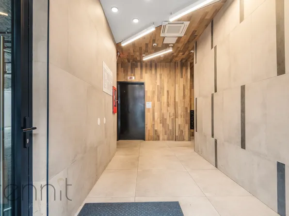 853 Lexington Avenue 7C image 25 of 26
