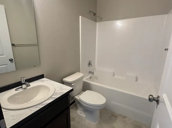 3337 Blue Jay St, Umatilla, OR 97882