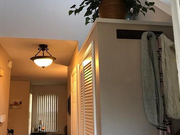 4th image of 1104 Arlington Dr