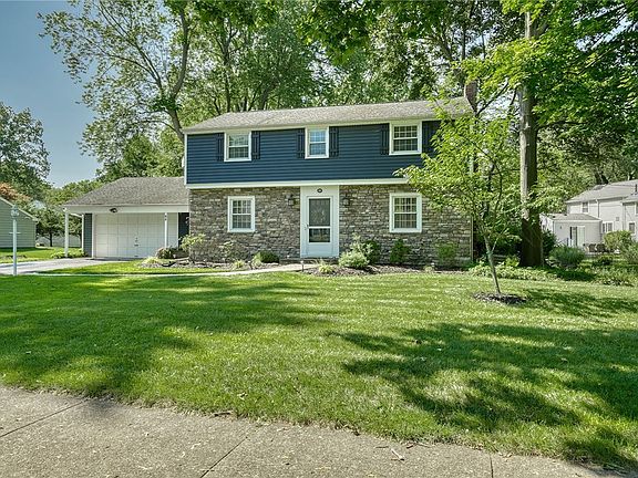 2nd image of 25 Lake Lea Rd