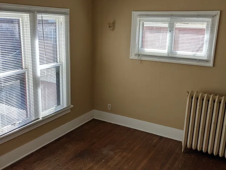 401 S Race St — Photo 13