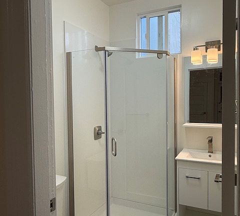 4th image of 132 Jasper Pl #A