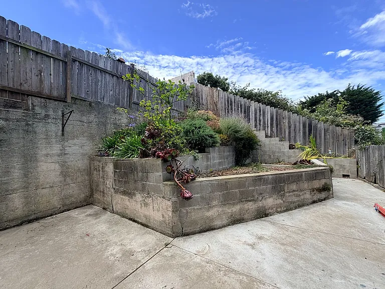 1724 Burrows St — Photo 19