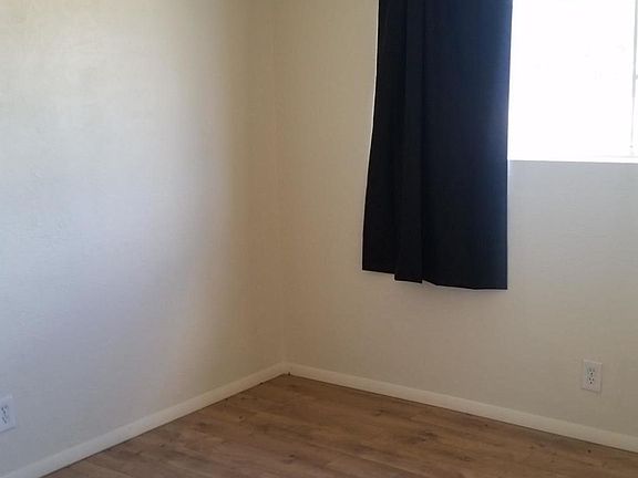 4th image of 3049 W Sweetwater Ave
