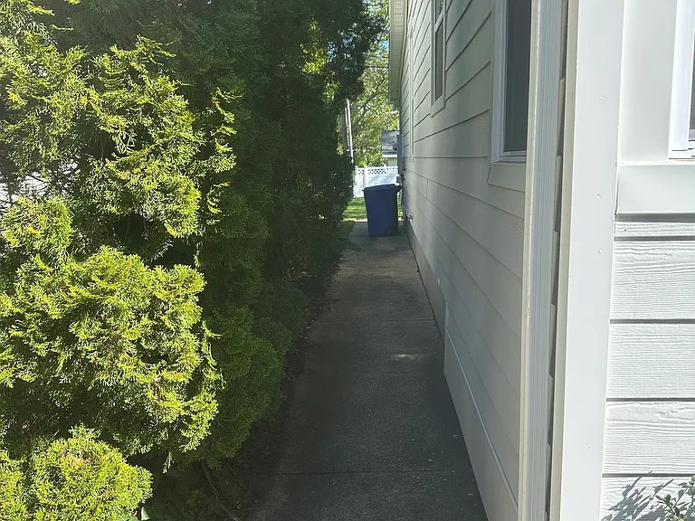 416 Ludlow Ave — Photo 11