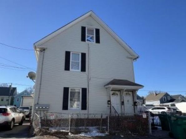 43-45 Merrill St, Lowell, MA 01852