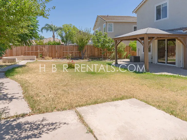 2417 Veneto Ln — Photo 36