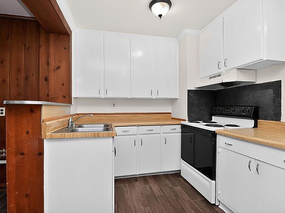 4th image of 1415 Herrin Ave