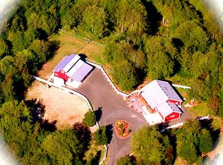 37 Sun Crest Ln, Cathlamet, WA 98612