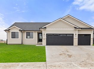 402 NE 59th St, Ankeny, IA 50021
