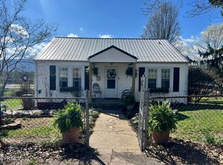 424 Bay St, Mt Carmel, TN 37645