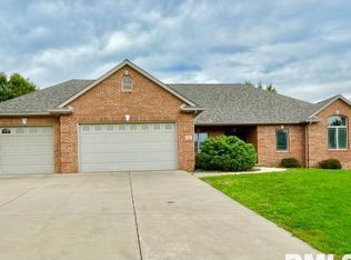 7514 Southport Ln, Springfield, IL 62711