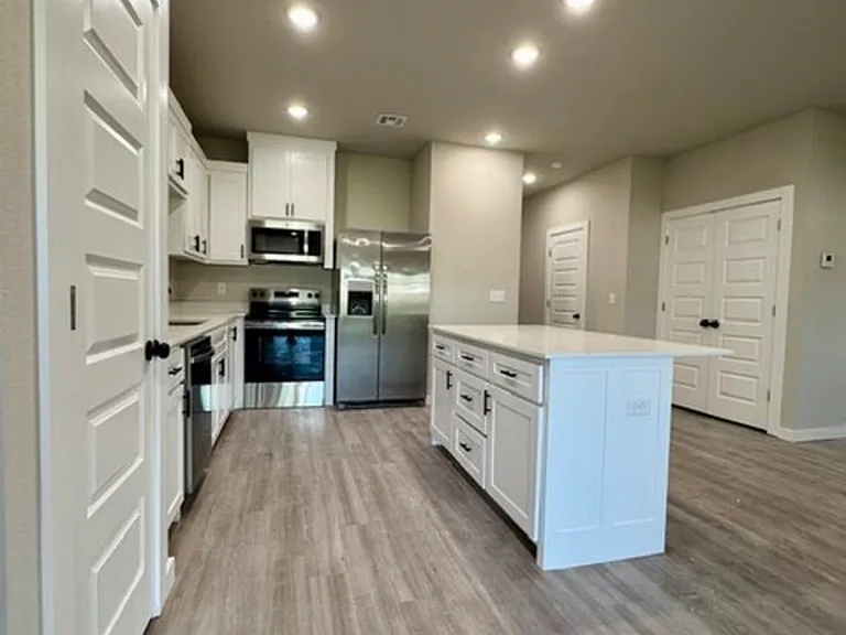 1901 Azlin Pl — Photo 2
