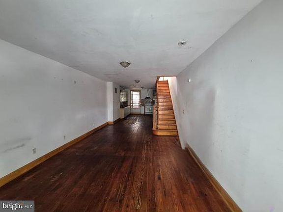 4th image of 1229 S Carey St