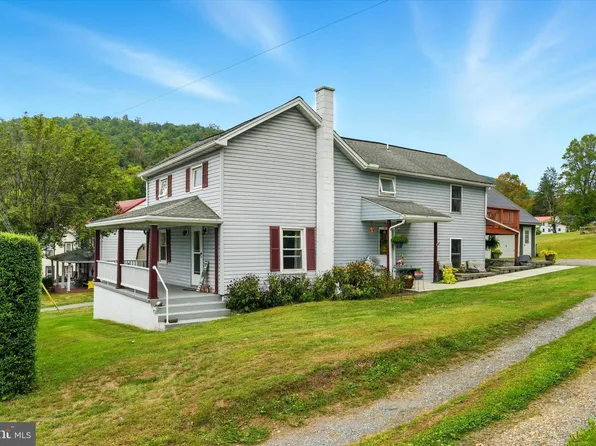 325 S Baltimore Ave, Mount Holly Springs, PA 17065