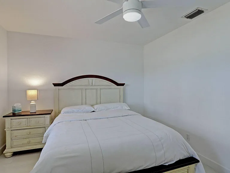 7115 Venetian Way — Photo 16