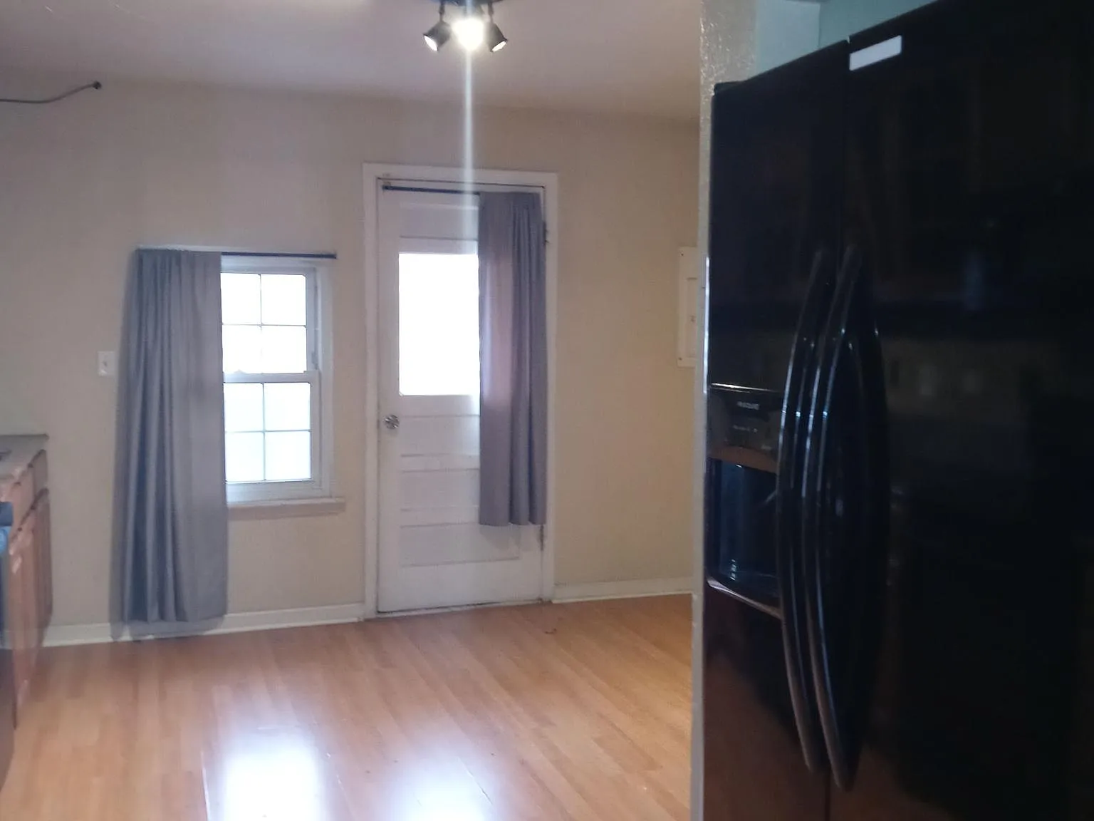 2 bed, 1004 sqft, $1,525 — Photo 3