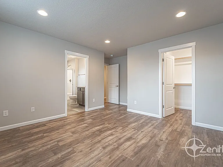 14425 NE 22nd Ave — Photo 19