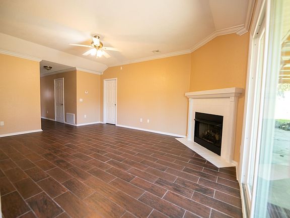 2nd image of 1224 S Oleander Ln