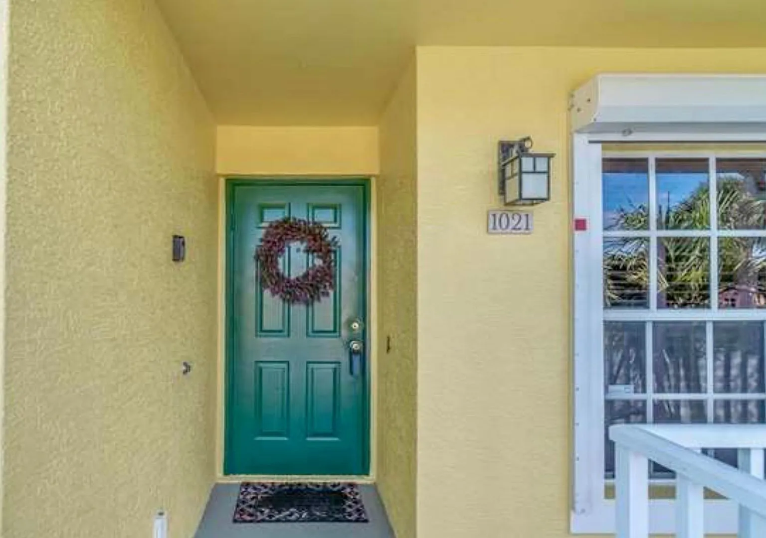 Waterfront 3 bedroom condo with optional boat slip Punta Gorda FL — Photo 2