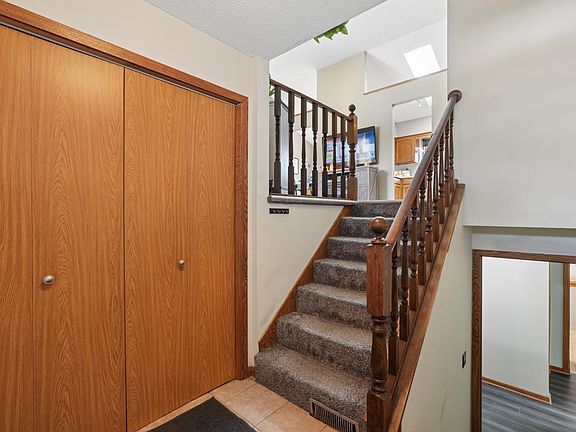 3rd image of 1831 Helena Rd N